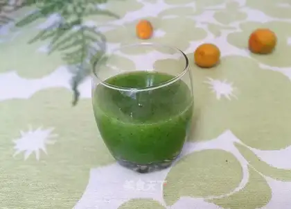 Fresh cucumber juice