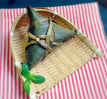 Red-tree rice dumplings