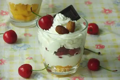 Fruit cream cups
