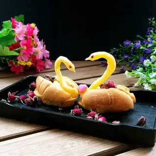 Swan ice cream puff