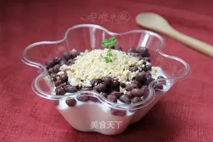 Homemade yogurt cups