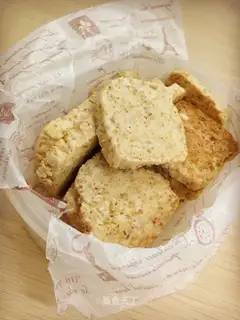 Red-tree-skinned cookies