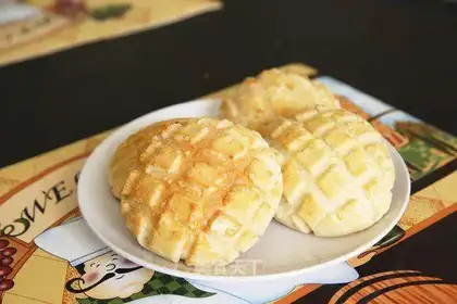 Sweet pineapple bun