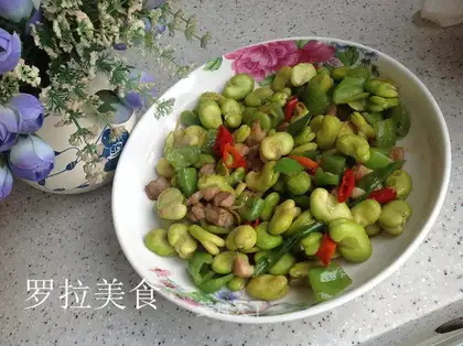 Fresh fried peas