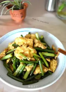 Garlic fried eggs