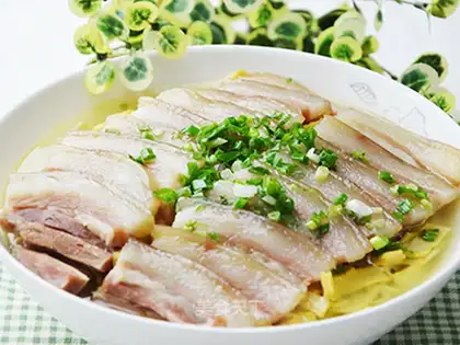A thousand pieces of salted meat