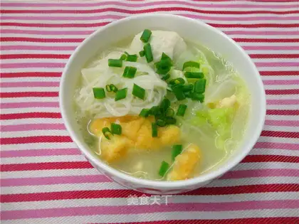 Fishball noodles