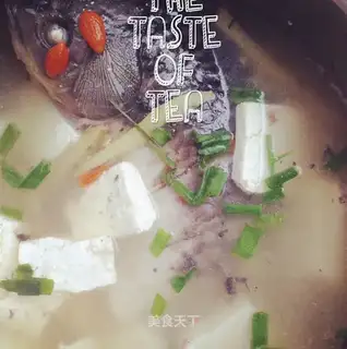 The tofu soup of the white fish