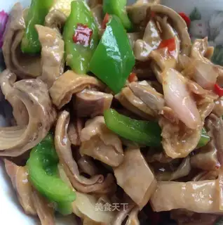 Onion fried pigs