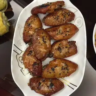 Roasted chicken wings