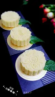 Green bean cake