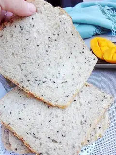 Black sesame oatmeal toast