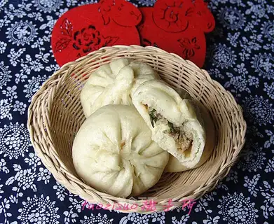 Frozen chicken gravy buns