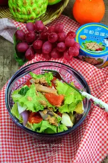 Fresh tuna salad