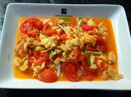 Tomato fried eggs