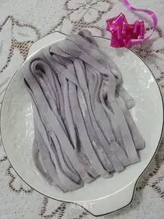 The purple blue-handed noodles