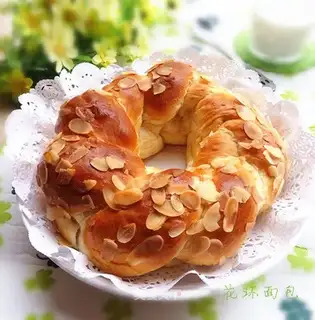Milk almond bouquet bread