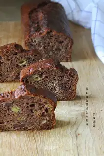 Berry banana chocolate cake