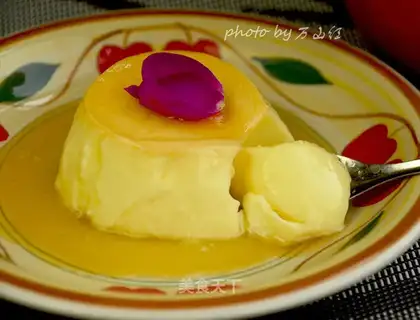 Milky caramel pudding