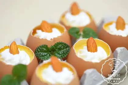 Eggshell pudding
