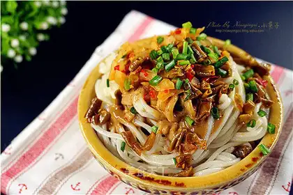 Wuhan has hot noodles