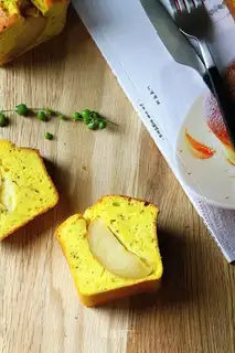 Red tea apple cheese pound cake