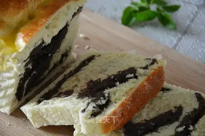 Red bean toast