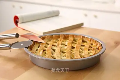 ♪ Golden sweet apple pie ♪