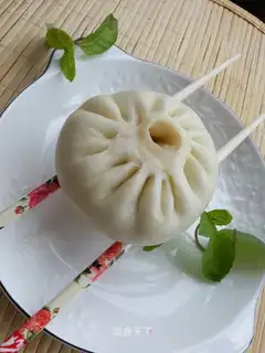 Puppet pork buns