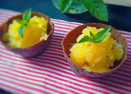 Mango ice chocolate cup