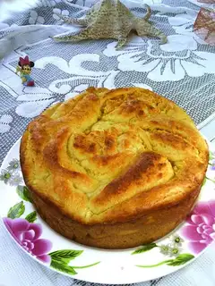 Coconut crown bread