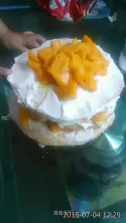 Mango naked cake