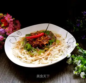 Egg sauce noodles