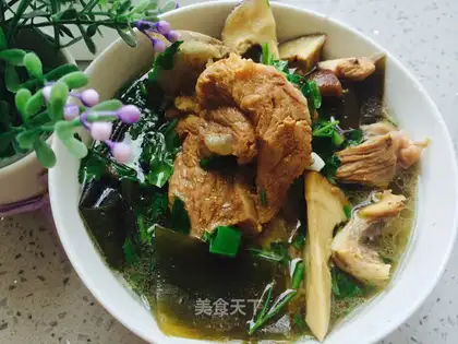 Seaweed mushroom soup