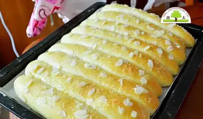 Egg and milk buns