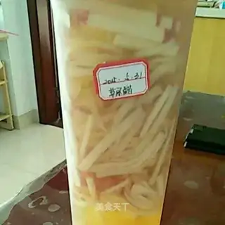 Homemade apple vinegar