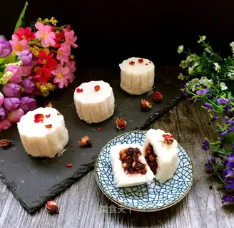 Rose pine inn cake