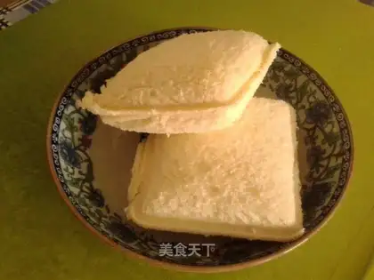 Tuna salad sandwich