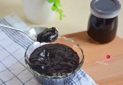 Homemade blueberry sauce