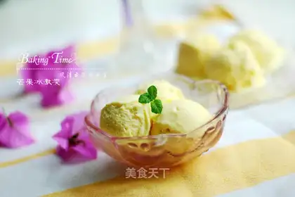 Summer ice: mango ice cream