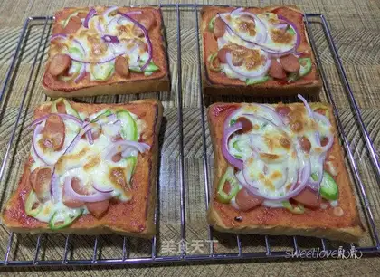 Toast pizza