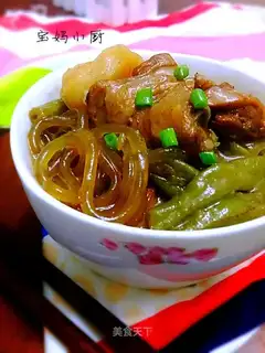 Chicken leg and soybeans