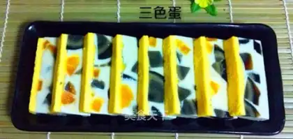 Three-coloured eggs