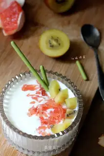 Homemade yogurt cups