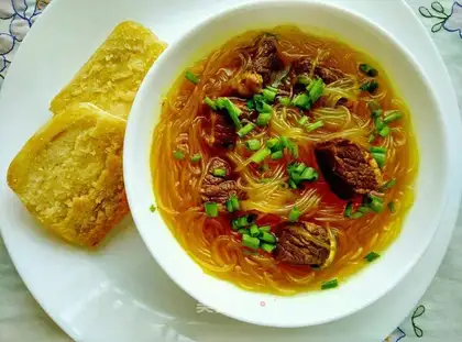 Curry beef fan soup