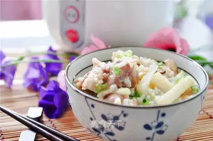 Fresh mushroom chops produce porridge