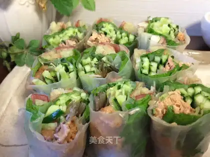 Fish canned spring rolls