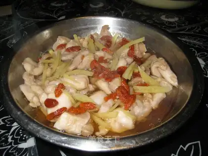 Steamed chicken leg with wolfberry fruit