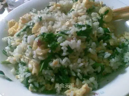 Fried rice with spinach and egg