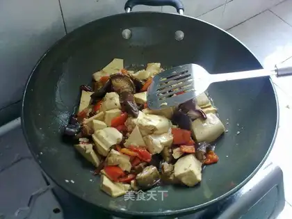 stir-fried tofu with mushrooms